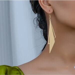 NEW - Gold dangle earrings, Geometric earrings, classy earrings